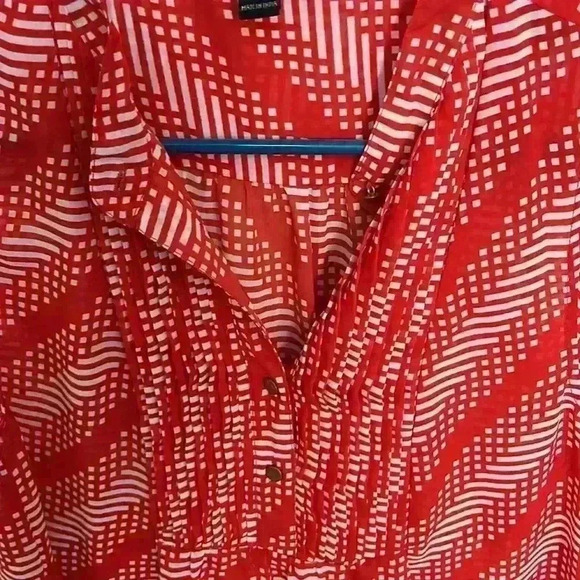 Blouse - Picture 2 of 3